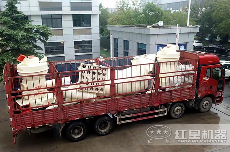 超細磨粉機已發(fā)貨 超細磨粉機已發(fā)貨